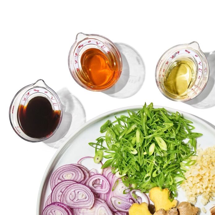 Mini Angled Measuring Cup E9