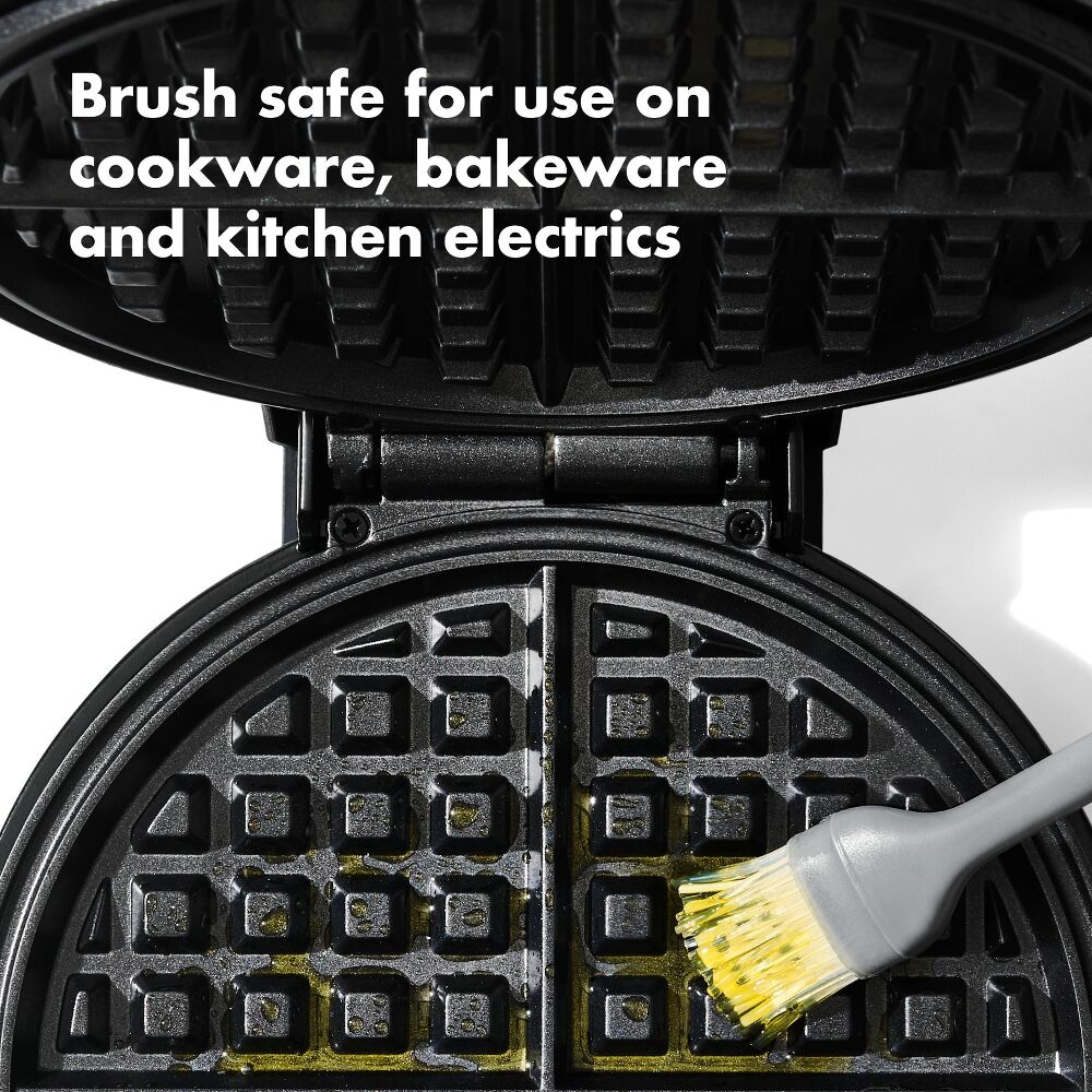 Glass Oil Bottle and Silicone Brush Set R6