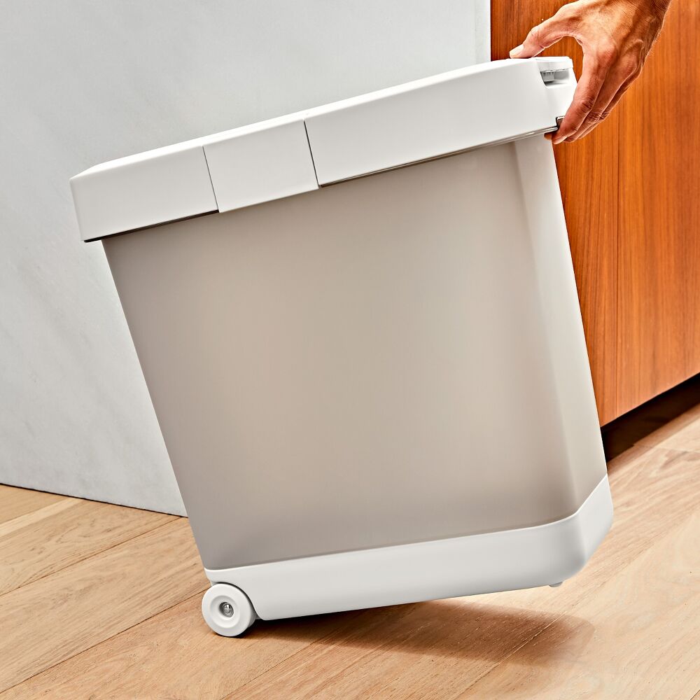 OXO Pet Airtight Food Container with Scoop — Large T6