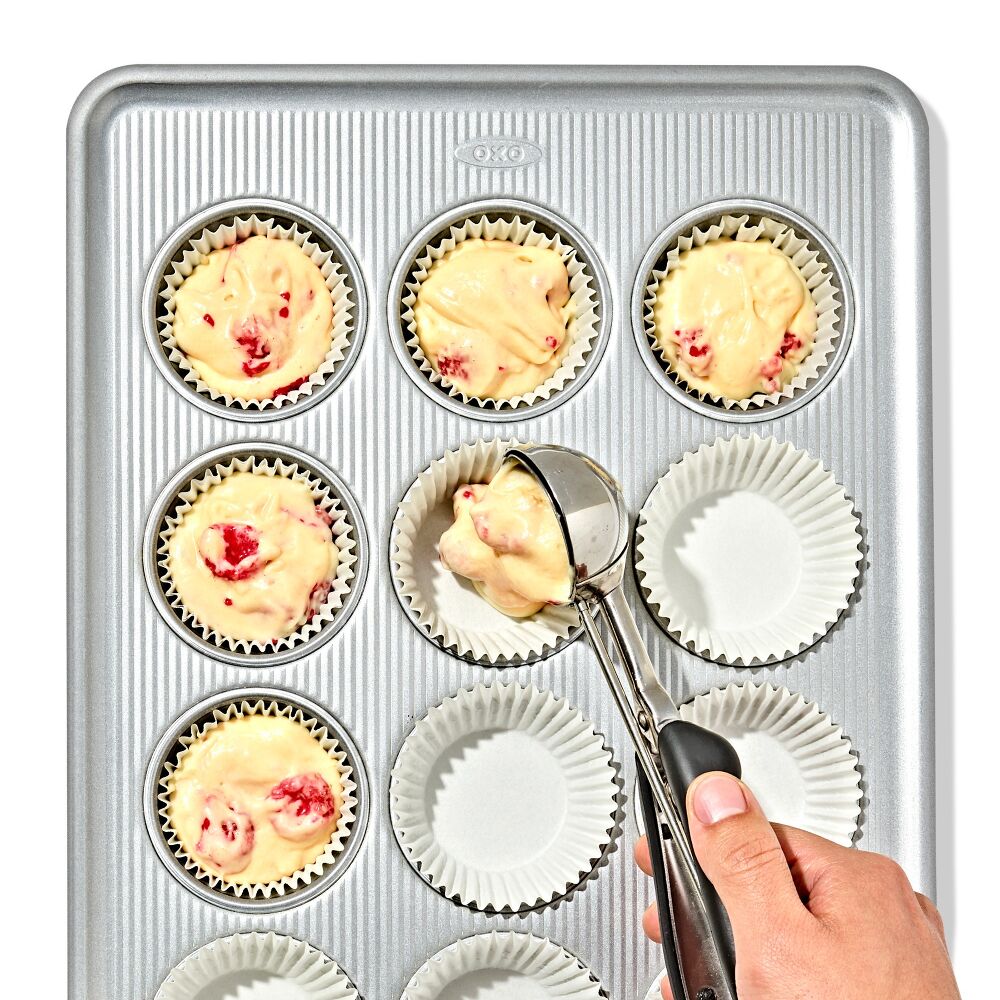 Nonstick Pro Clear Coated 12 Cup Muffin Pan Q7