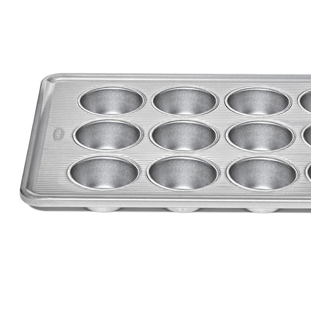 Nonstick Pro Clear Coated 12 Cup Muffin Pan Q7