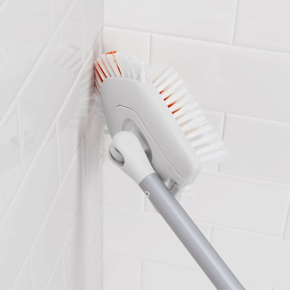 Extendable Tub & Tile Brush U3