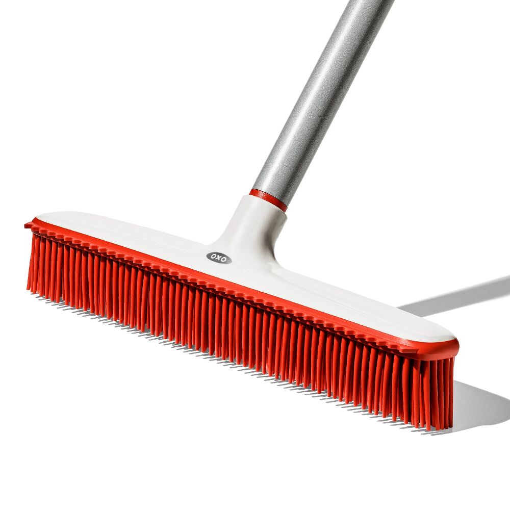 OXO Good Grips Fur Broom P4
