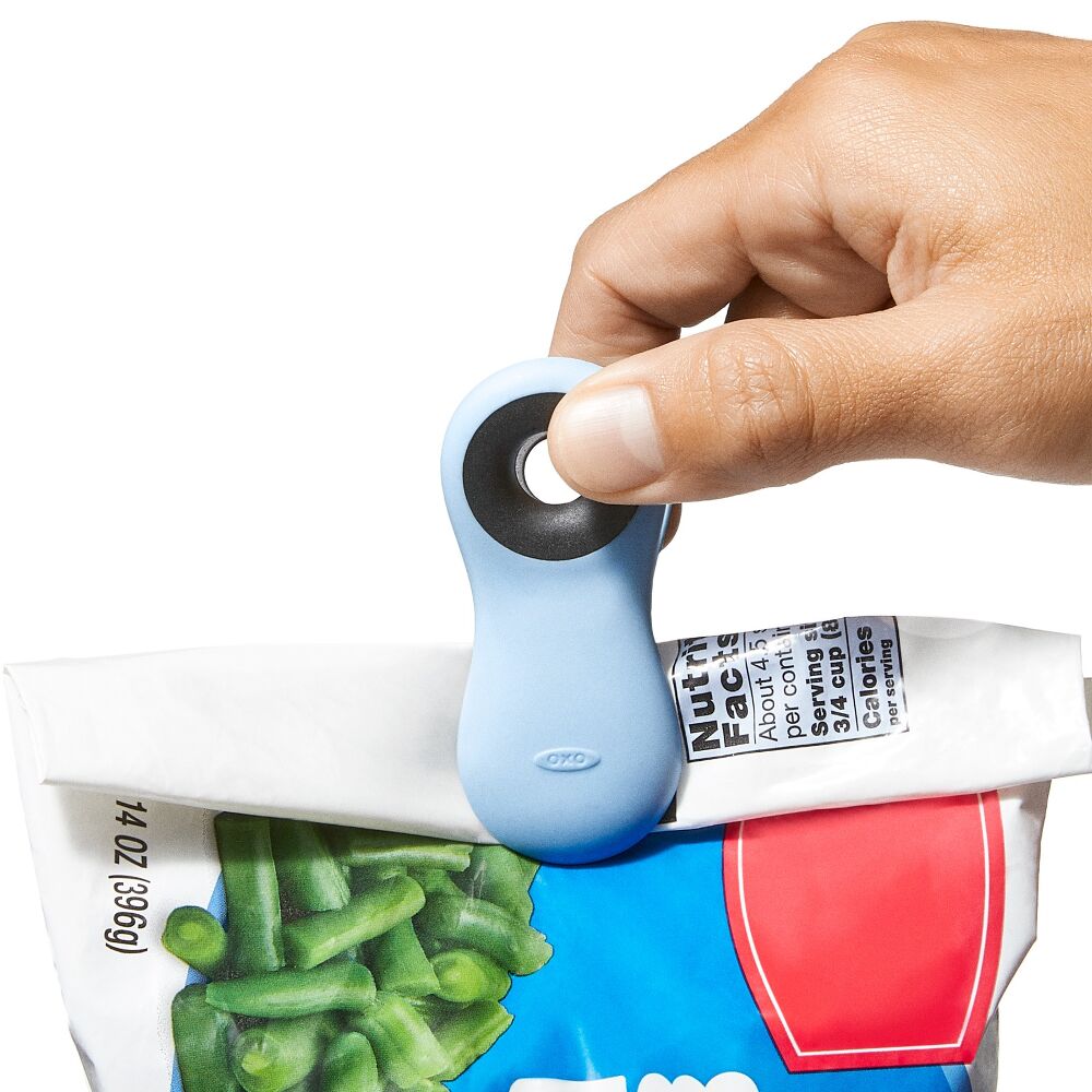 Magnetic All-Purpose Clips - 4-Pack - assorted colors G6
